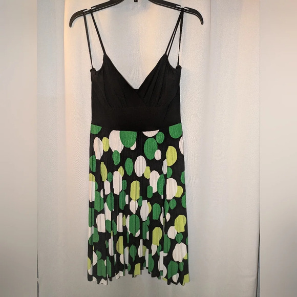 Taboo Dresses & Skirts - Taboo Spaghetti strap black and green pleated mini dress